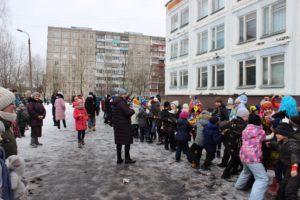 Весна пришла! А зиму нужно проводить!